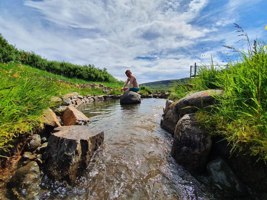 Hótel Laugarhóll with natural hot spring Holmavik Exterior foto