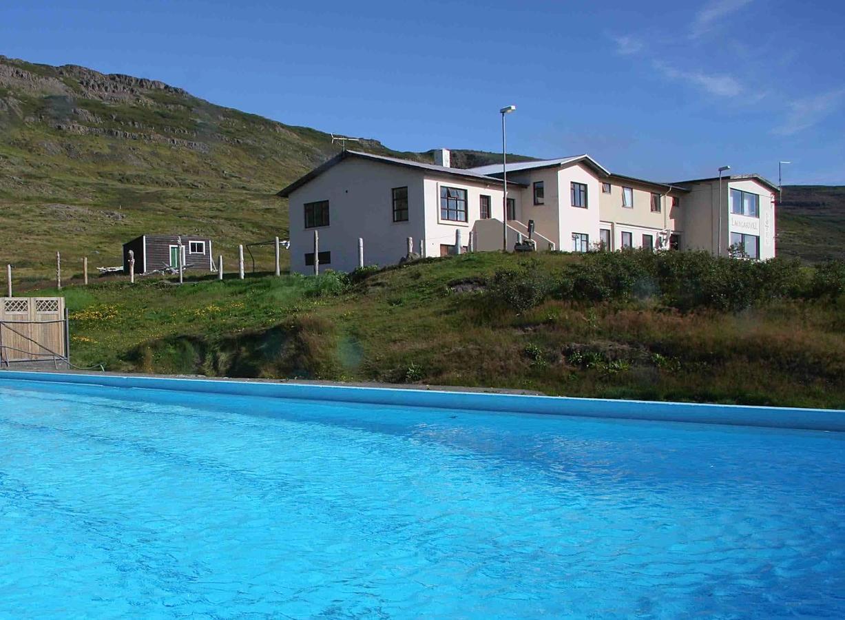 Hótel Laugarhóll with natural hot spring Holmavik Exterior foto